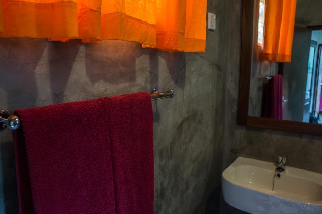 Sinharaja Hostel Деніяя Номер фото